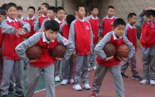 我们的生活是快乐的是丰富多彩的请你以人快乐为题写一段话可以写使自己感受到伙乐的人也可以写快乐的事 感受到了做女人的快乐